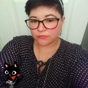 Meet your Posher, Holly